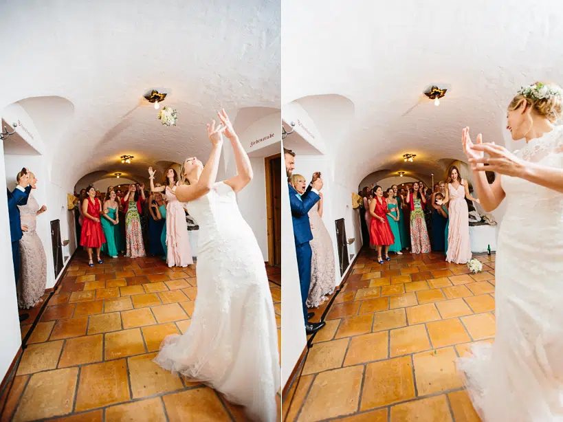 Brautstrausswerfen-Hochzeitsfotografie-Salzburg