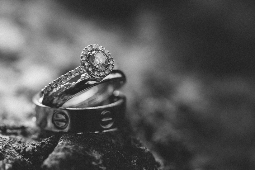 Luxuriöse Eheringe - Hochzeitsfotograf