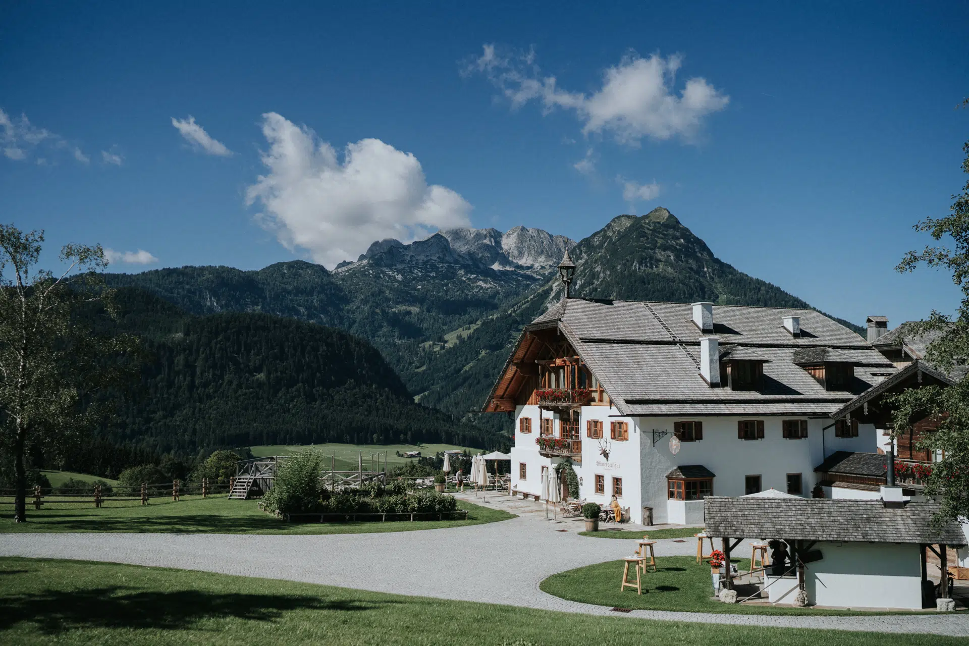 Eingangsbereich om Winterstellgut. Hochzeitslocation in Annaberg