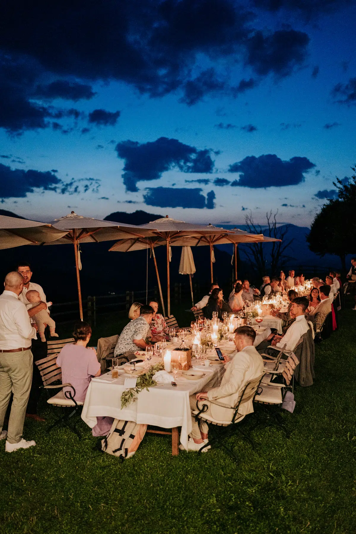 Hochzeitstafel Sonnenuntergang am Winterstellgut