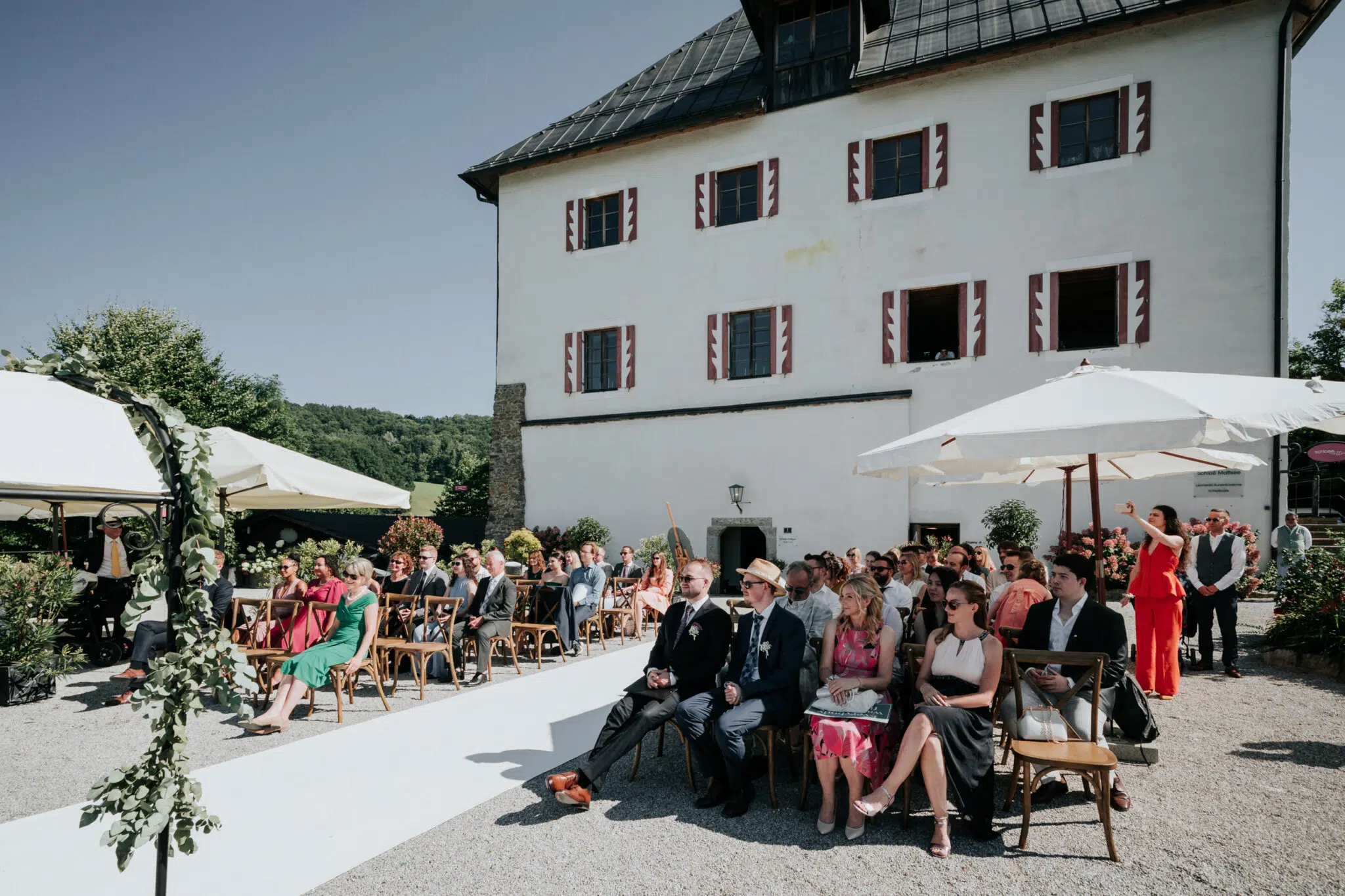 Hochzeit Rochelle und Akos – Schloss Mattsee – by Amir Kaljikovic Hochzeit Rochelle und Akos - Schloss Mattsee - by Amir Kaljikovic