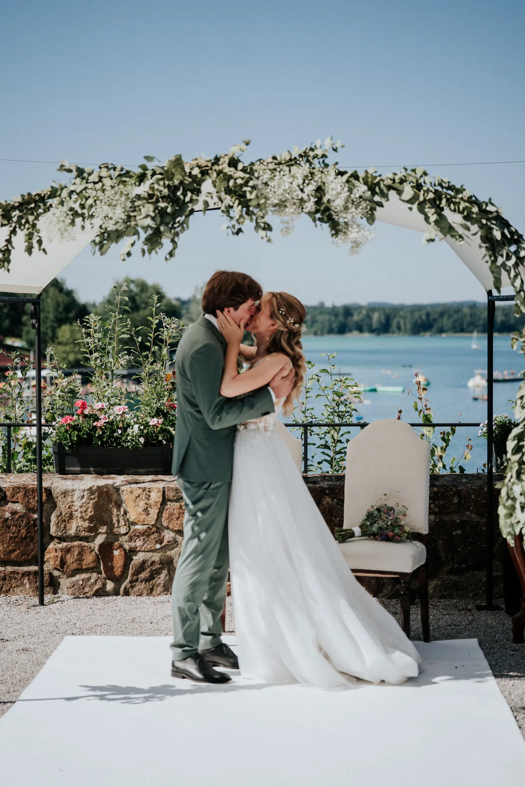 Hochzeit Rochelle und Akos – Schloss Mattsee – by Amir Kaljikovic Hochzeit Rochelle und Akos - Schloss Mattsee - by Amir Kaljikovic